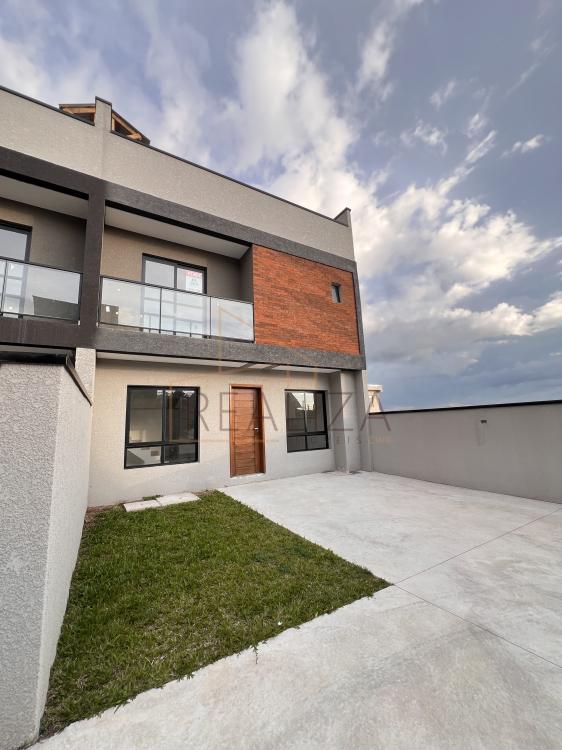 Triplex novo e pronto para morar!